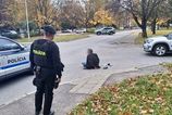 Psychiatricky pacient sa prechadzal po sidlisku s maketou zbrane