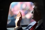 Trump je nebezpecne sebestredny tvrdi