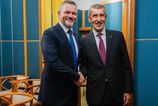 Peter Pellegrini sa objimal s Andrejom Babisom v Prahe
