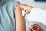 Bitka o vakciny Pribuda nakazenych ludia obvolavaju lekarne