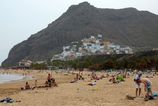 Obrovska vlna na Tenerife pripravila o zivot turistov