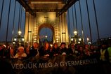 Ruky prec od deti Tisice ludi protestuju v Budapesti