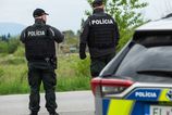 Topolcianska policia obvinila paticu podozrivych zo zavaznej lupeze