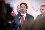 Robert Kalinak povazuje vybavenie v Kukurici za kvalitne a odmieta ze je predrazene