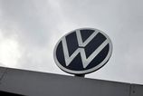 Volkswagen vlani zarobil takmer o polovicu menej globalne predaje sa zastavili