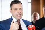 Chaos vo Ficovom zlepenci dosiahol vrchol Kto vsak hlada predcasne volby v kalendari ma smolu komentar Lubomira Jaska