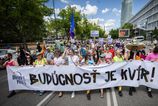 Dve namestia dve Slovenska PRIDE a Aliancia za rodinu opat pochodovali Bratislavou