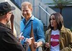 Napatie okolo Harryho navratu do Britanie Rozhodnutie o ochrane zastavilo Meghan a deti na ceste do Londyna