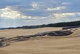Pozar kombajnu pri sastine sposobil skodu 50 tisic eur hasici bojovali s ohnom na troch hektaroch poli