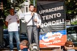 Republika síce ešte nie je v parlamente, no vo Ficovej vláde je už teraz (komentár Martina Behula) 2 Republika sice este nie je v parlamente no vo Ficovej vlade je uz teraz komentar Martina Behula