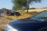 Svedkya nehody pri Hurbanove Manel a dalsi vodici vytahovali z dymiaceho vraku zranenu rodinu