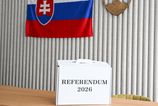 referendum 2026 online volebne miestnosti su otvorene ludia hlasuju o dvoch otazkach
