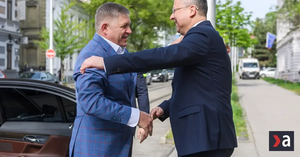 Fico zatiahne do svojho najväčšieho škandálu aj Šimečku