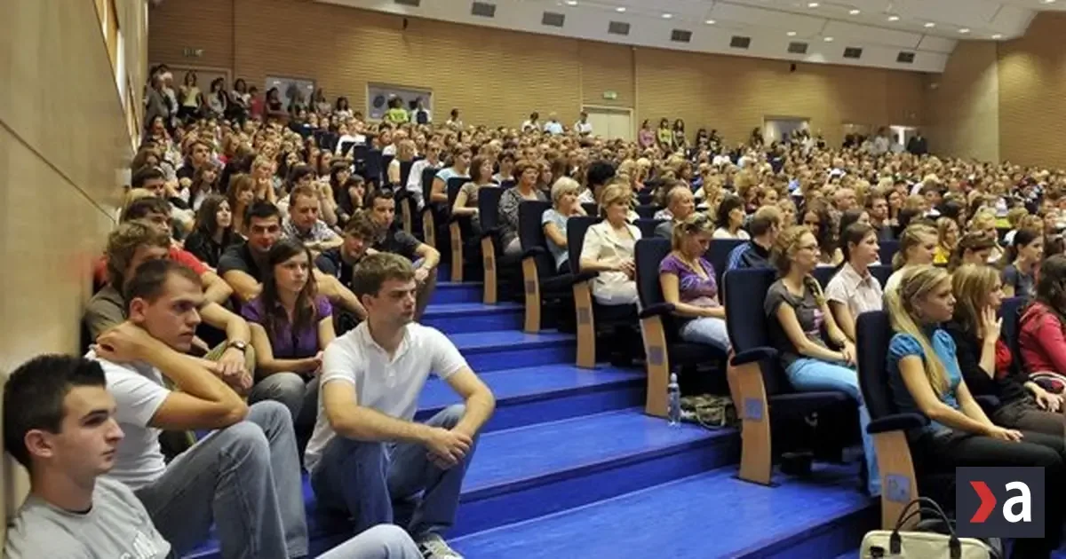 Jaroslav Klátik a Jozef Michalko boli stiahnutí z výučby na Právnickej fakulte UMB 2 Jaroslav Klátik a Jozef Michalko boli stiahnutí z výučby na Právnickej fakulte UMB