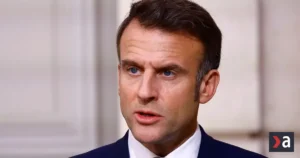 Macron varuje pred hybridnou hrozbou Ruska. Francúzsko chystá obranu proti dronom