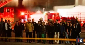 Na predmestí Los Angeles sa zrútil spravodajský vrtuľník, hlásia obete