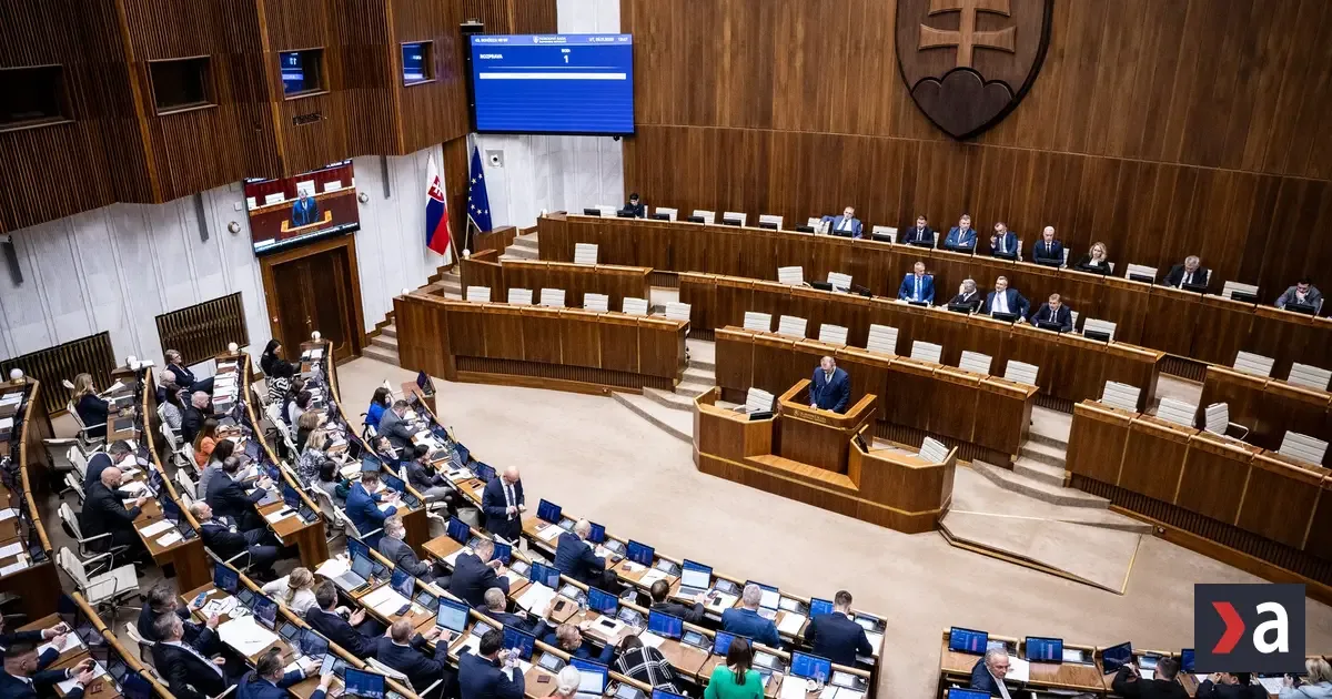 Národná rada začala rokovanie so 295 bodmi, môže trvať do Vianoc 3 Národná rada začala rokovanie so 295 bodmi, môže trvať do Vianoc