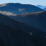 Nedeľa bude teplá a slnečná, na západe sa večer rozprší, možné aj búrky