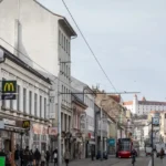 Nedeľné zhromaždenie obmedzí centrum Bratislavy, polícia varuje pred zápchami
