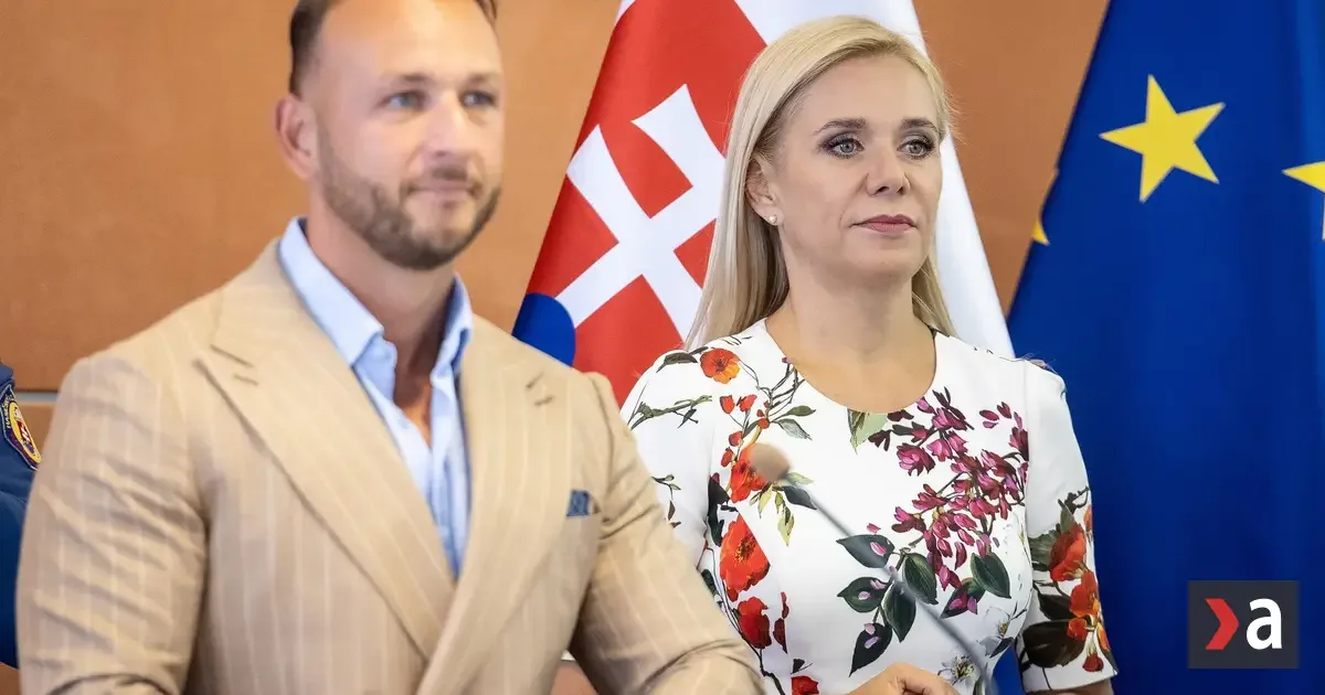 Odvolávanie Sakovej a Eštoka padá, parlament opäť neuznášaniaschopný