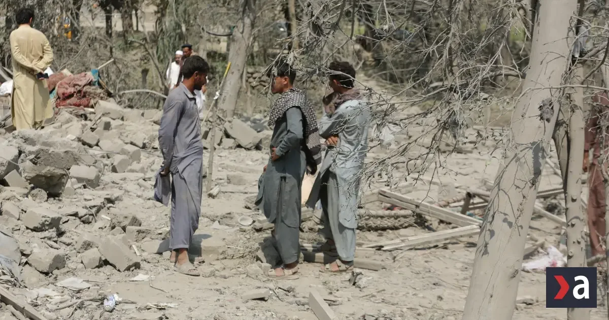Pakistan podnikol nálety na afganské územie, zasiahol ciele spojené s dronmi