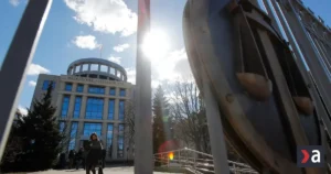 Ruský súd poslal Čecha na 13 dní do väzenia za organizovanie protestu