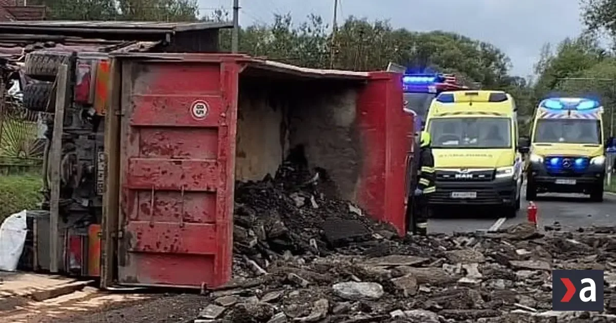 Smrteľná nehoda nákladného auta vo Svrčinovci: Vodič zomrel na mieste 2 Smrteľná nehoda nákladného auta vo Svrčinovci: Vodič zomrel na mieste