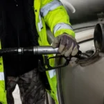 SNS žiada zrušenie transakčnej dane a nižšie dane na palivá výmenou za podporu rozpočtu