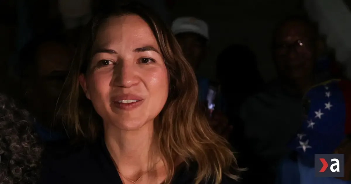 Spolupracovníčka Machadovej sa vrátila do Venezuely po vyše roku v exile 2 Spolupracovníčka Machadovej sa vrátila do Venezuely po vyše roku v exile