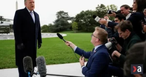 Trump utrpel prvú vážnu porážku, sudca zrušil zákaz pre novinárov