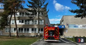V Prešove horela strecha strednej školy, študentov aj učiteľov evakuovali