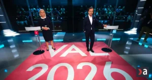 Vo Švédsku sa začali voľby: výsledok bude tesný, Kristersson proti predchodkyni