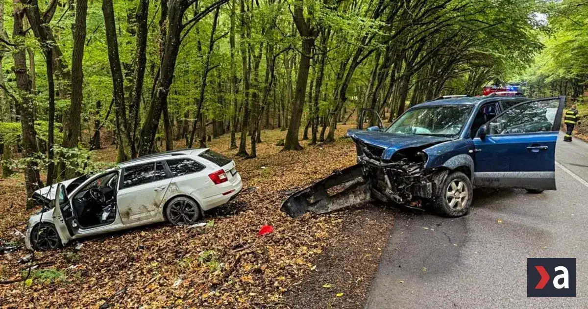 Zrážka troch vozidiel pri Rozhanovciach má šesť zranených