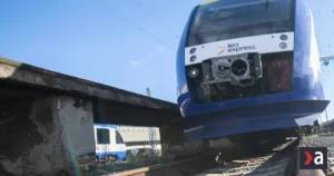 Zrážka vlaku a autobusu v Bratislave: obmedzenia v doprave