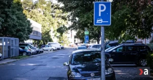 Bratislava priznala únik 17-tisíc telefónnych čísel z parkovacej aplikácie PAAS