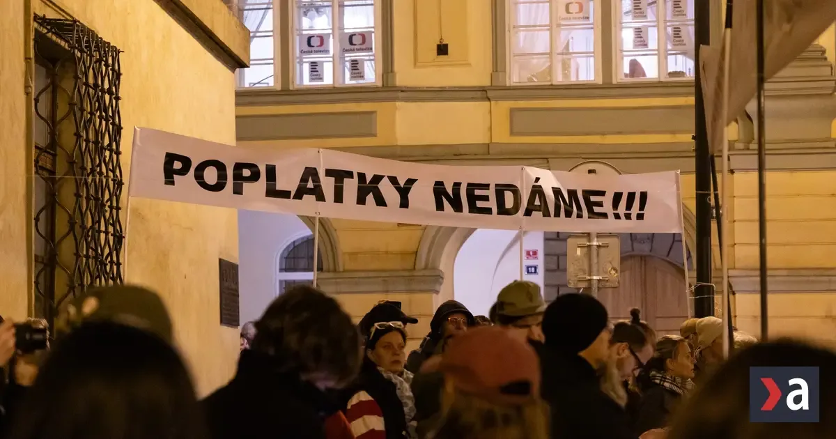 České divadlá prerušili klaňačky na podporu verejnoprávnych médií 3 České divadlá prerušili klaňačky na podporu verejnoprávnych médií