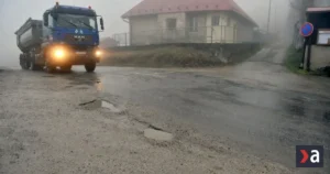 Chladná upršaná noc na Slovensku, hory zasiahnu sneh a silný vietor