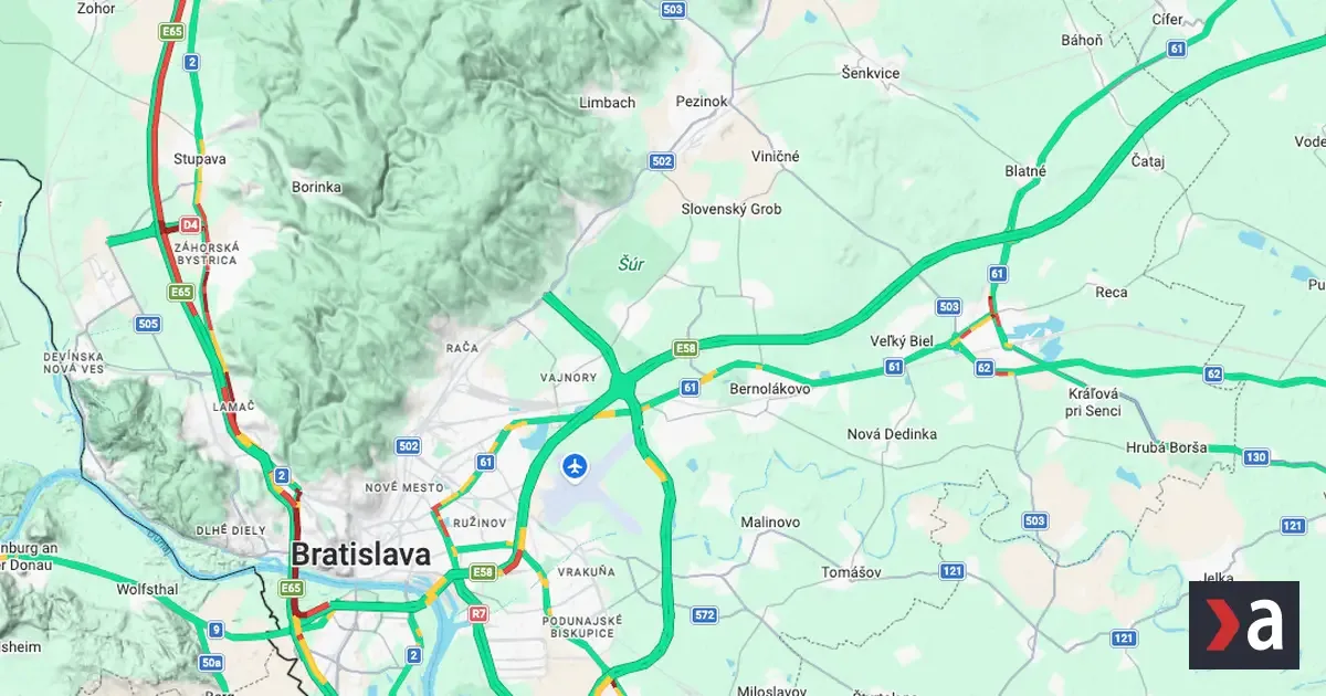 Diaľnica D2 z Bratislavy na Záhorie je preťažená, motoristi sa zdržia v kolónach