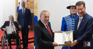 Exprezidenti Miloš Zeman a Rudolf Schuster dostali Cenu za česko-slovenskú vzájomnosť