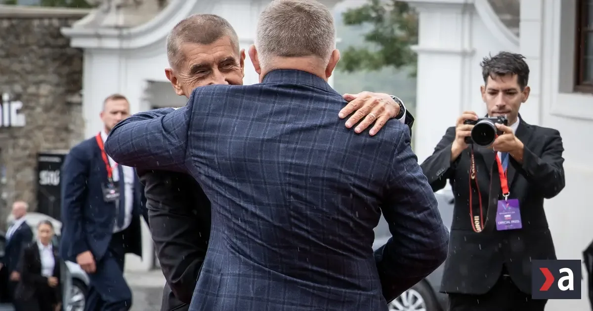 Fico zamieri v utorok do Prahy, s Babišom odhalia spoločnú sochu 2 Fico zamieri v utorok do Prahy, s Babišom odhalia spoločnú sochu