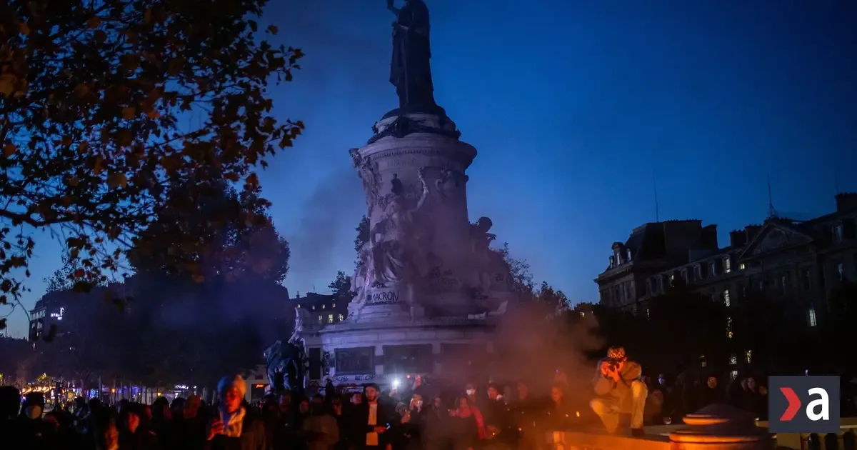 Francúzska vláda sprísňuje opatrenia, zákazy vychádzania určia miestne úrady