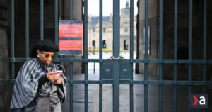 Francúzsko nasadilo 70-tisíc policajtov pre protesty, zatvorili aj Louvre