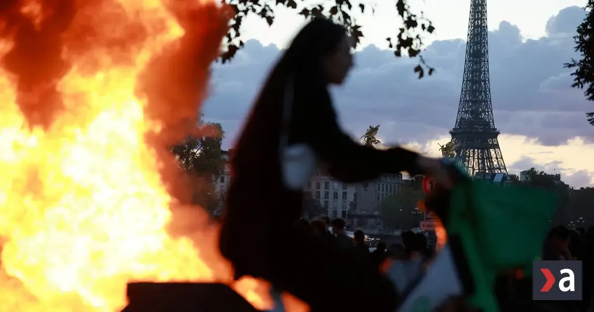 Francúzsko po víkendových násilnostiach sprísňuje postup voči demonštrantom