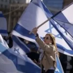 Izrael cez reklamy špehoval novinárov bez jediného kliku