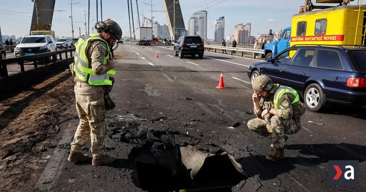 Kyjevské mosty chránia gigantické siete pred ruskými útokmi