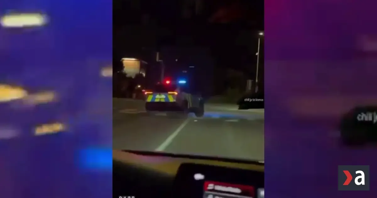 Majáky, protismer a naháňačka s kamošmi. Policajná hliadka v Bratislave čelí prepusteniu