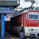 Mimoriadna udalosť na bratislavskej hlavnej stanici: Vlaky meškajú, časť spojov odriekli
