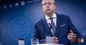 Minister financií sa chváli stabilným ratingom. Otázku budúcnosti nechal otvorenú