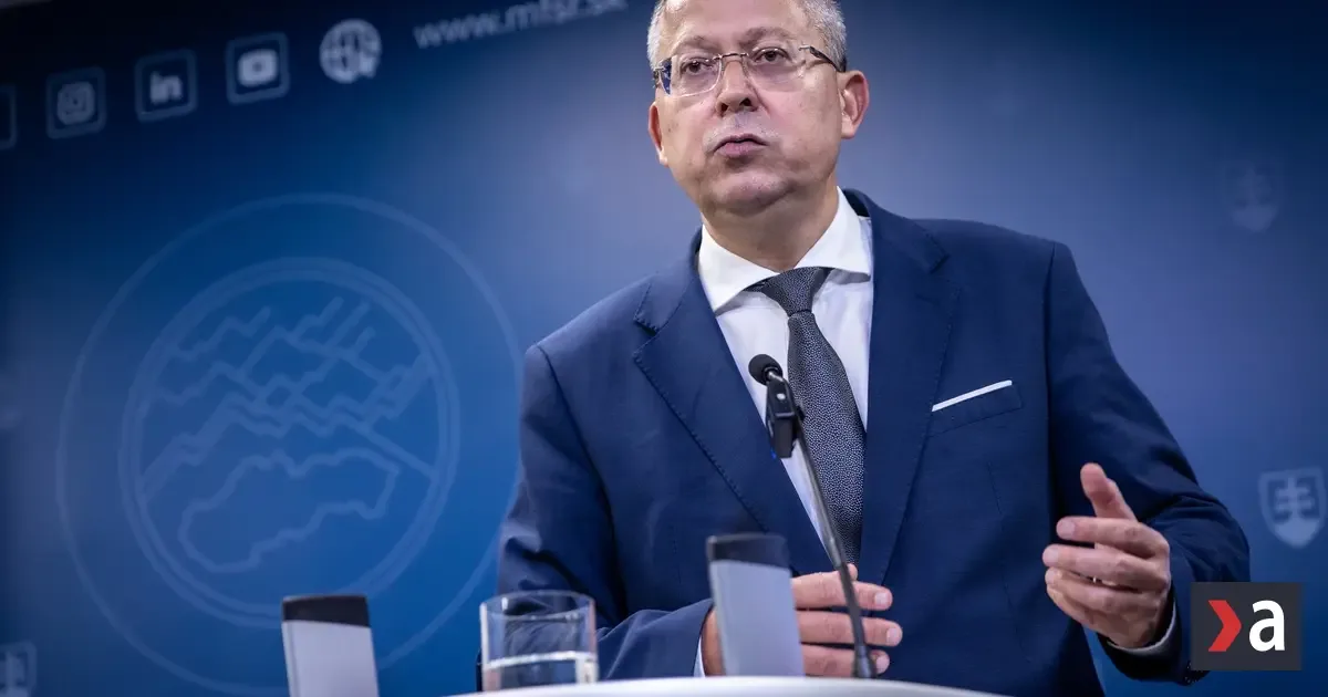 Minister financií sa chváli stabilným ratingom. Otázku budúcnosti nechal otvorenú 4 Minister financií sa chváli stabilným ratingom. Otázku budúcnosti nechal otvorenú