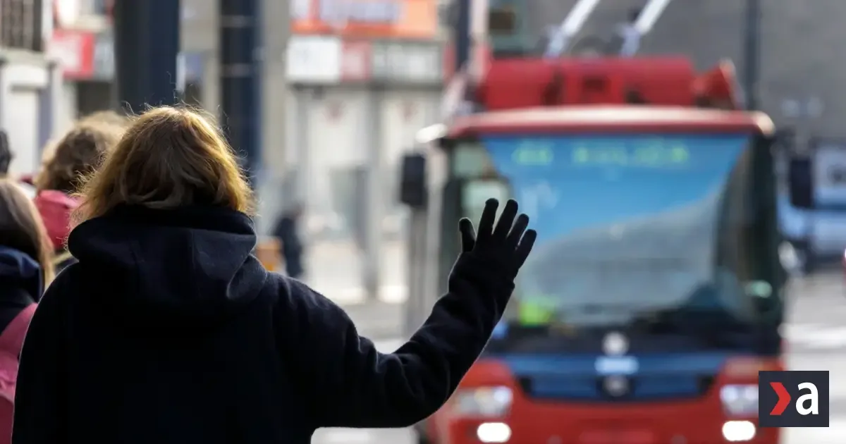 Po útoku v Staškove napadol muž v Bratislave študentov čakajúcich na autobus